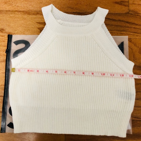 Knit Crop Top size Medium - Picture 10 of 11